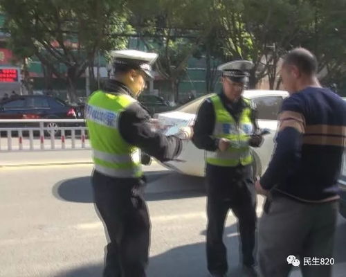 泥罐車(chē)路口奪命，摩托車(chē)夫婦一死一傷